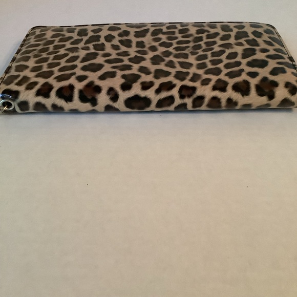 Wallet Wristlet Leopard Print New (but with a few small scratches) - Picture 3 of 14